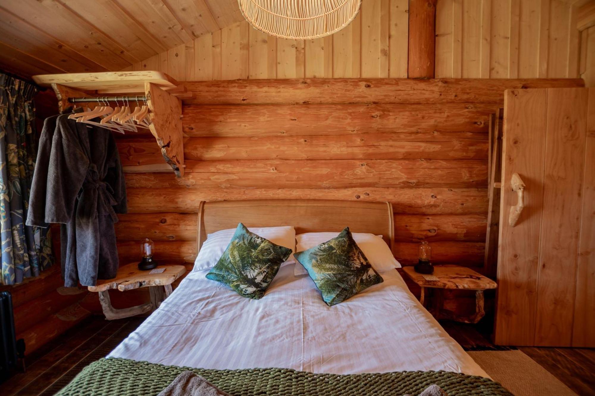 Rowan - Tedstone Log Cabins Bromyard Exterior photo